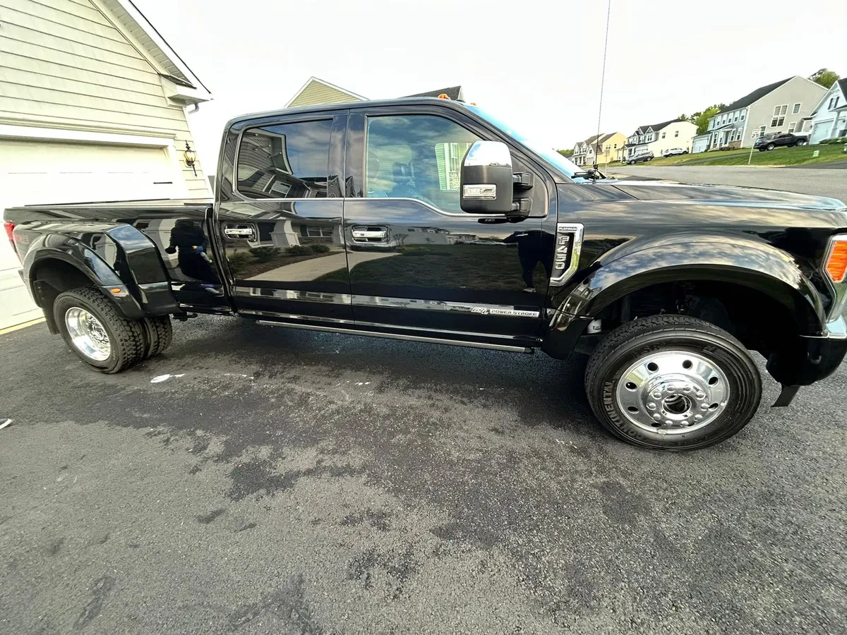 Exterior Detail — Ford F-450 Super Duty